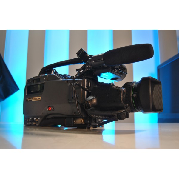 Sony DVW 790WSP Digital Betacam 2 3 inch Broadcast Camcorde (OV.02)