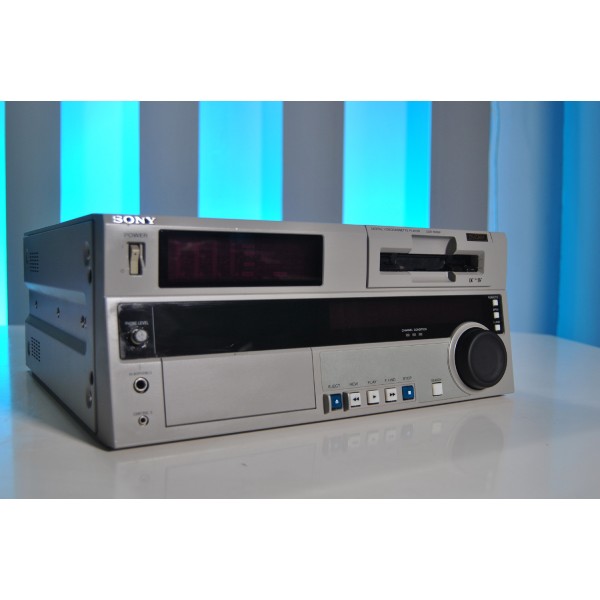 SDI Broadcast Sony DSR-1600P DVCAM MiniDV Digital Tape Player (Drum 607)