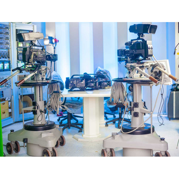 Προς ενοικίαση 5κάμερο Vintage JVC KY-D29 Full Setup με σκηνικό