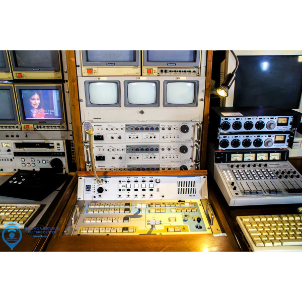 Προς ενοικίαση αυθεντικό Vintage Panasonic Television Control Room με Κάμερες