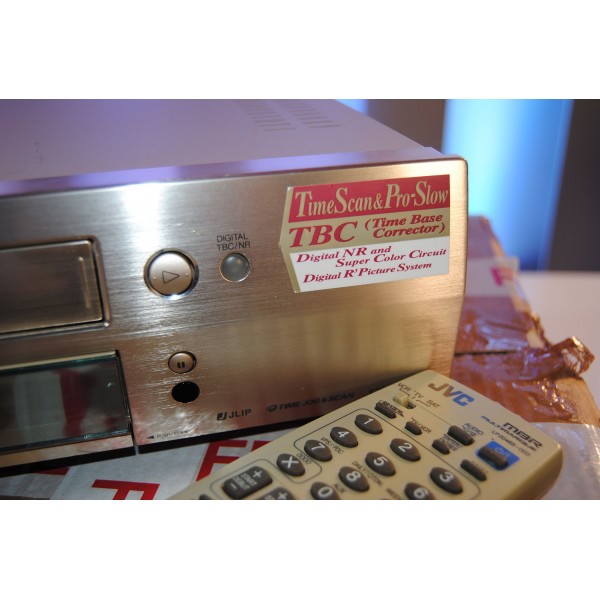 Vintage JVC HR-S9500 High-End S-VHS TBC Videorecorder (1998)