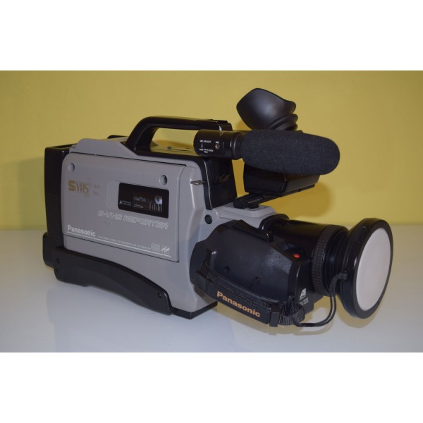 Vintage PANASONIC AG-455 S-VHS Reporter Videocamera (PAL)