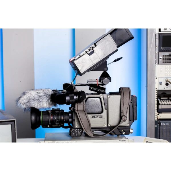 Broadcast IKEGAMI HL-43 KIT Video Camera w CCU MA-200 W Viewfinder Broadcast IKEGAMI HL-43 KIT Video Camera w CCU MA-200 W Viewfinder