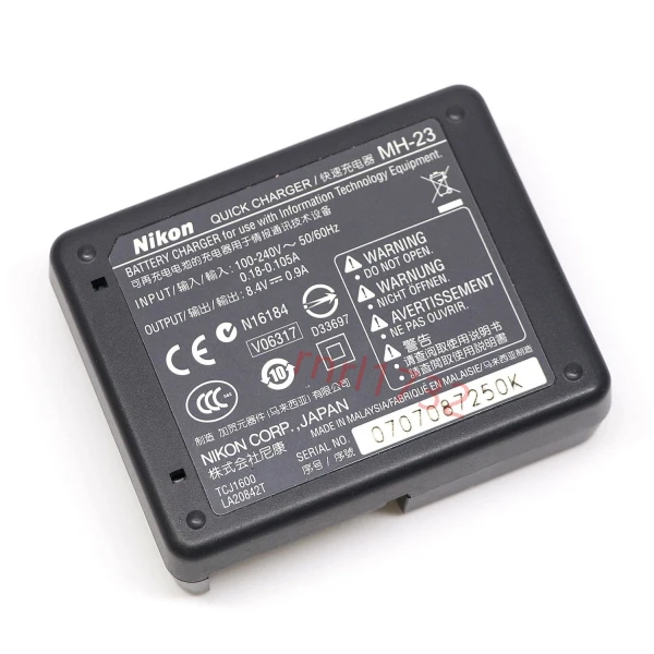 DEMO Original Nikon MH-23 Battery Charger For EN-EL9A. D3000 D5000 D8000 D60 D40 D40X etc.