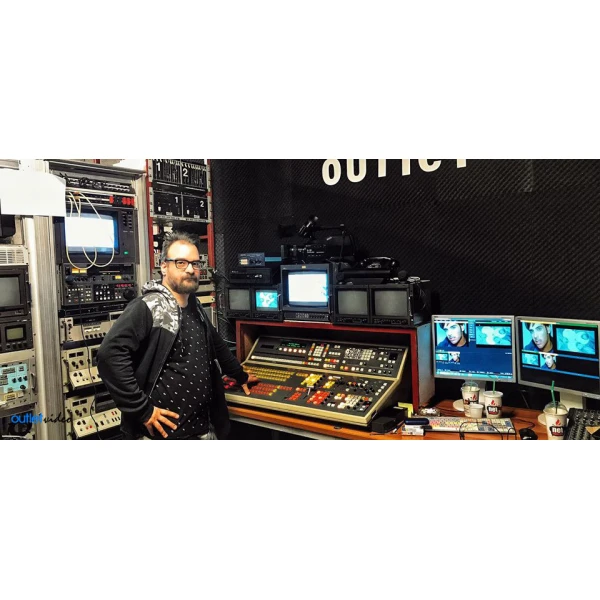 Αναλογικό τηλεοπτικό στούντιο 1990 με 3 x IKEGAMI HK-355 κάμερες κ Grass Valley 200 System Αναλογικό τηλεοπτικό στούντιο 1990 με 3 x IKEGAMI HK-355 κάμερες κ Grass Valley 200 System