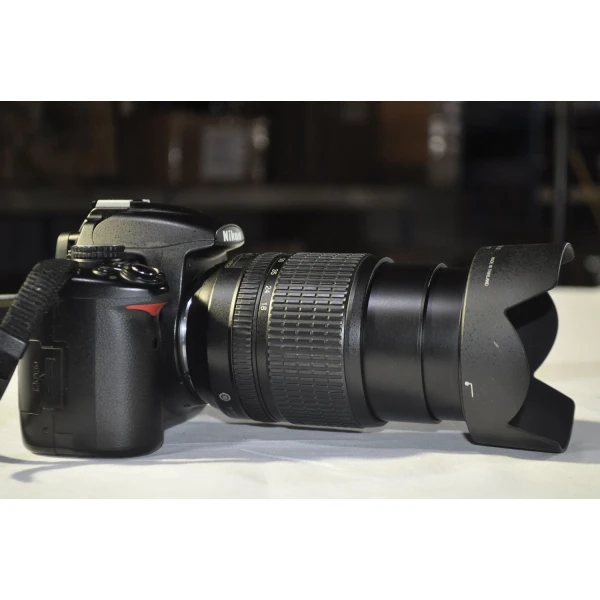 Μεταχειρισμένη NIKON D5000 + 18-105 LENS VR (33547) Μεταχειρισμένη NIKON D5000 + 18-105 LENS VR (33547)