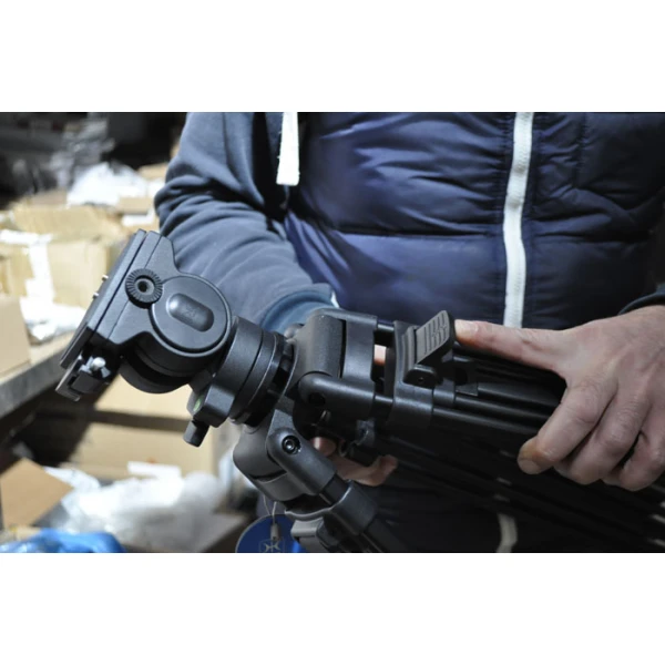 Τρίποδας Diat DT650 kit για βιντεοκάμερες & DSLR (Έως 5 κιλά) Τρίποδας Diat DT650 kit για βιντεοκάμερες & DSLR (Έως 5 κιλά)
